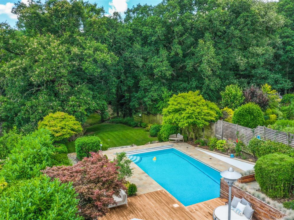 3 bed detached house for sale in Cuffley Hill, Goffs Oak, Waltham Cross