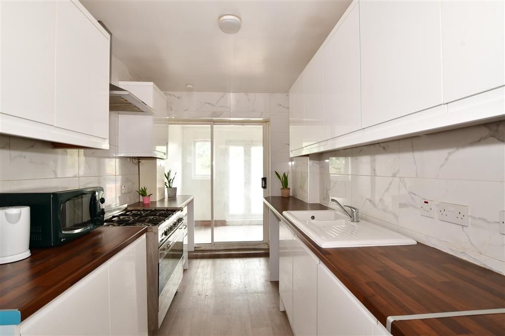 3 bed terraced house for sale in Parkside Avenue, Barnehurst, Kent DA7