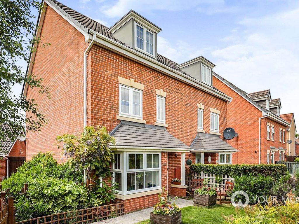 4 bed semidetached house for sale in Harvey Street, Melton Mowbray