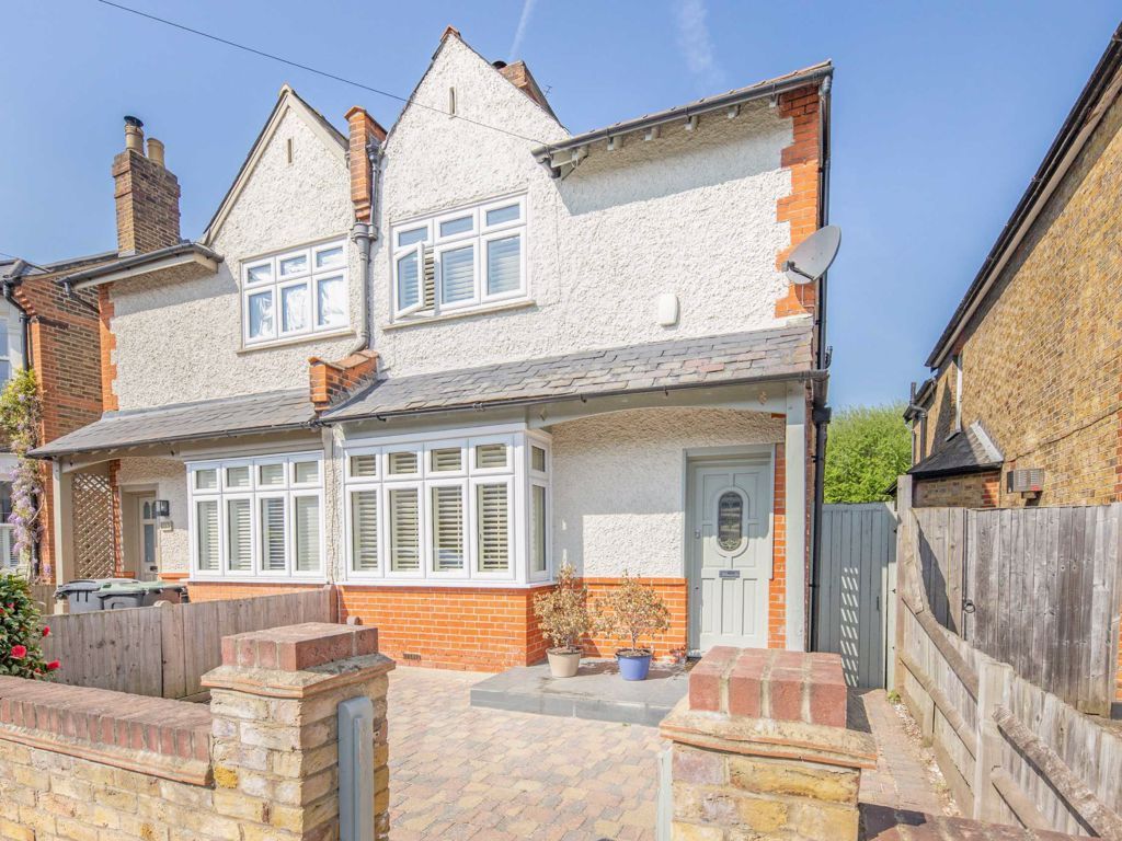 4 bed semidetached house to rent in Cotterill Road, Tolworth, Surbiton