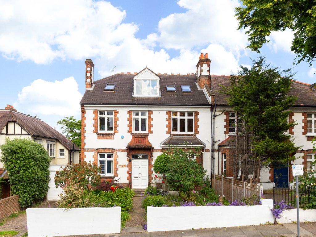 6 bed semidetached house for sale in Glenluce Road, London SE3, £