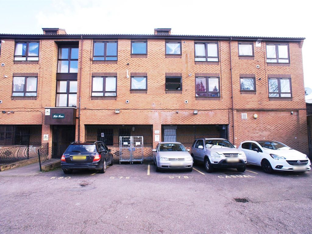 Studio for sale in Grove Road West, Enfield EN3 Zoopla