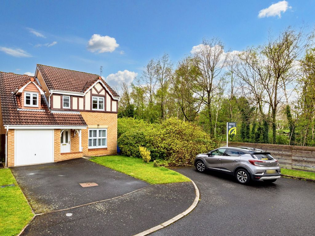 4 bed detached house for sale in Buchanan Close, Widnes WA8, £315,000