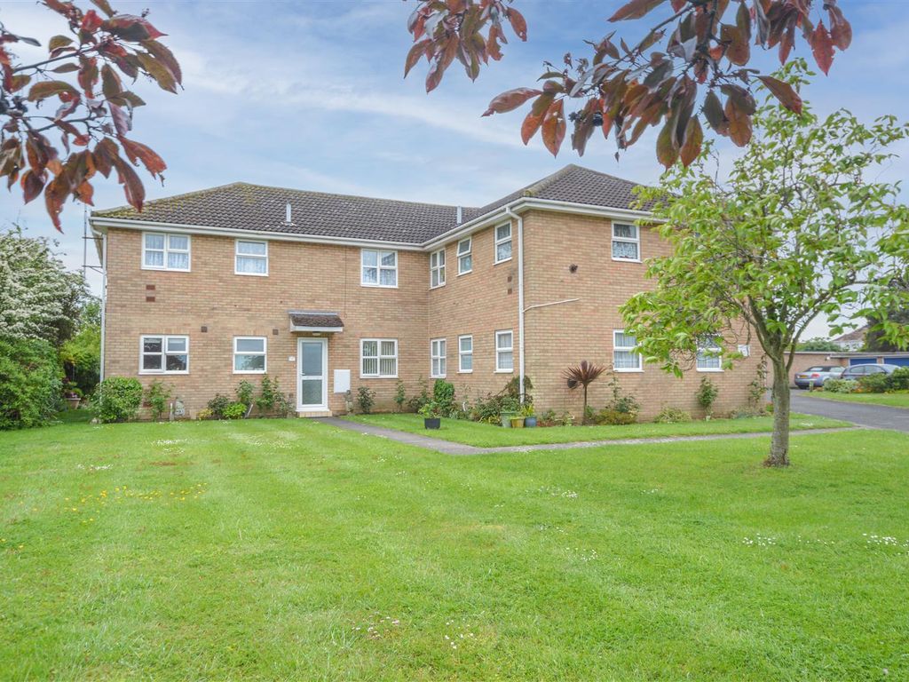 2 bed flat for sale in Milton Court, Frinton Road, HollandOnSea CO15