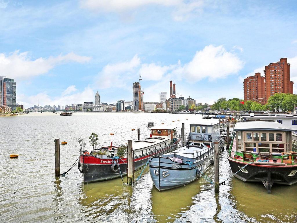 Cheyne Walk Pier, Chelsea SW10  