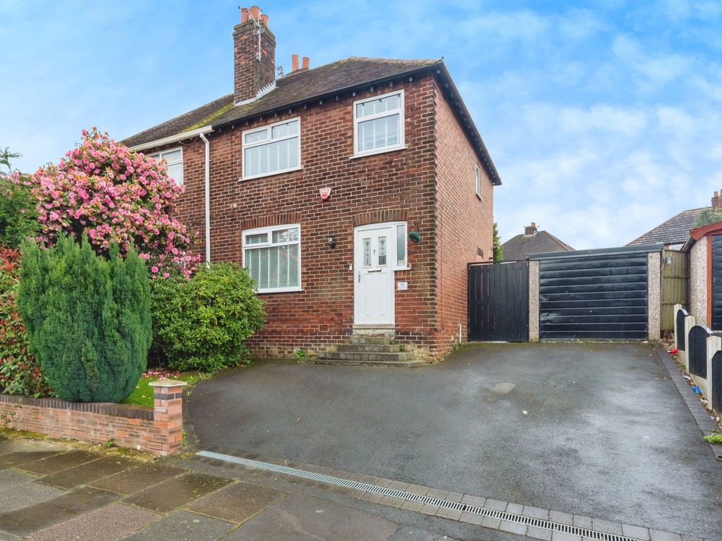 3 bed semidetached house for sale in Clarendon Road, Hazel Grove