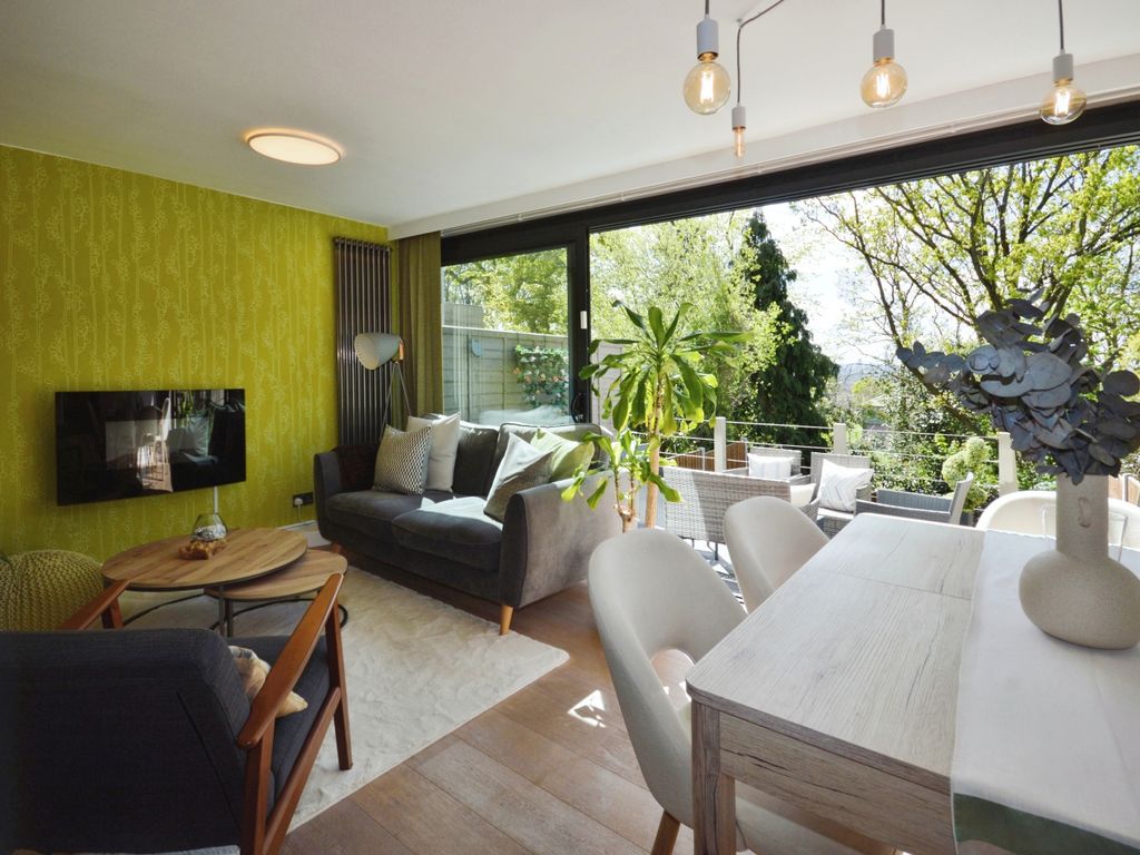 3 bed detached house for sale in Priory Crescent, London SE19, £675,000