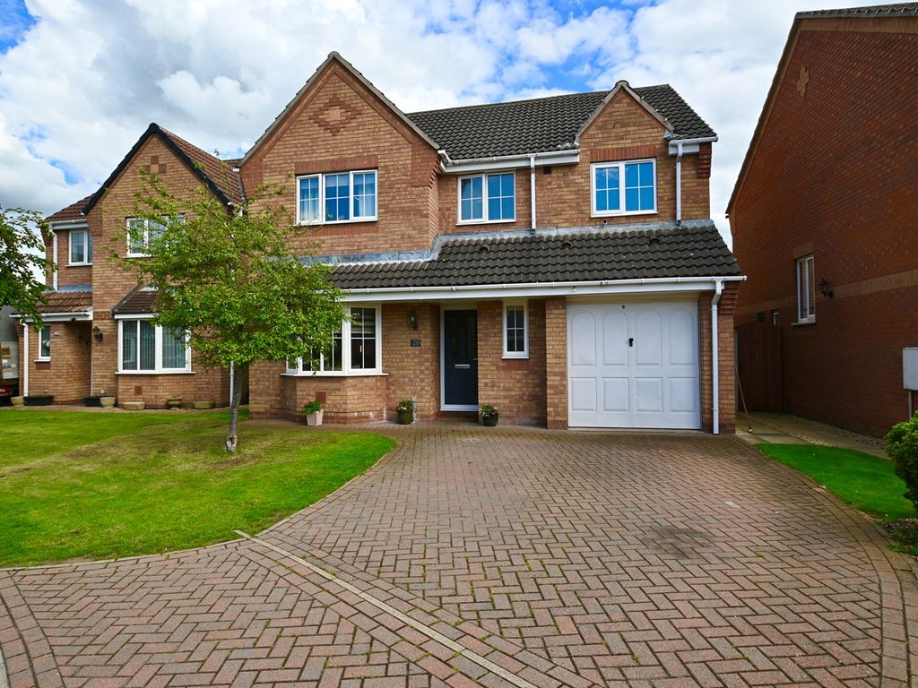5 bed detached house for sale in Dursley Court, Auckley, Doncaster DN9