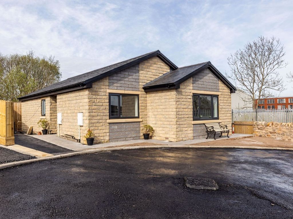 3 bed detached bungalow for sale in Bowdler Close, Oswaldtwistle BB5, £