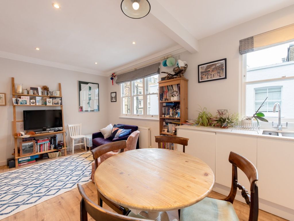 2 bed flat to rent in Kingsley Mews, London W8 Zoopla