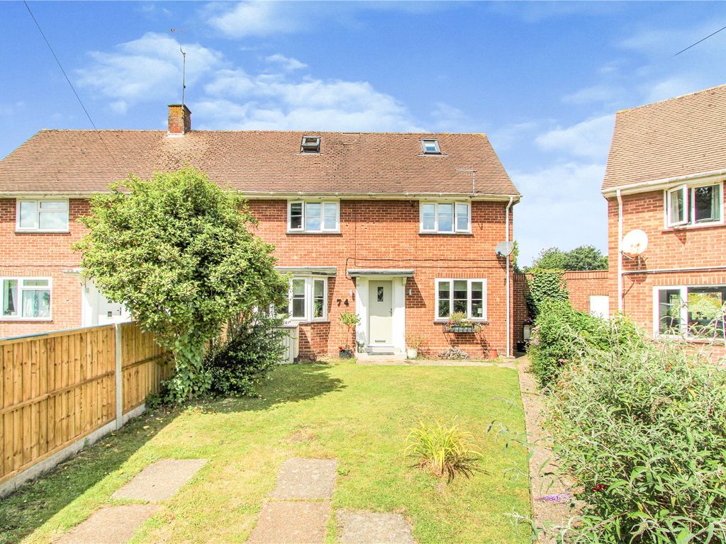 4 bed semidetached house for sale in Hobart Drive, Hythe, Southampton