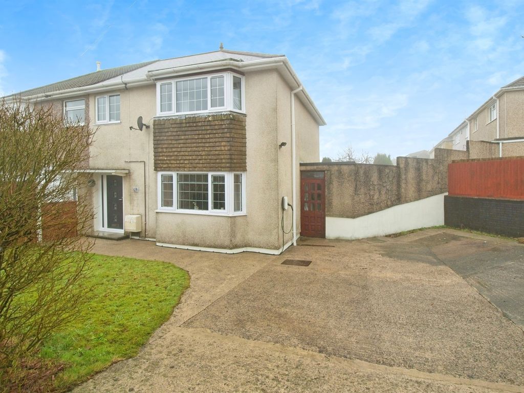 3 bed semidetached house for sale in Heol Islwyn, Tonyrefail, Porth