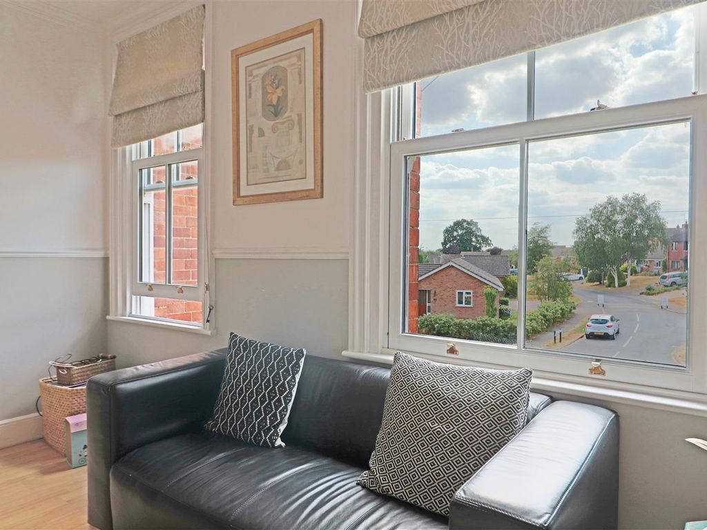 1 bed flat for sale in Mid Street, South Nutfield, Redhill RH1 Zoopla