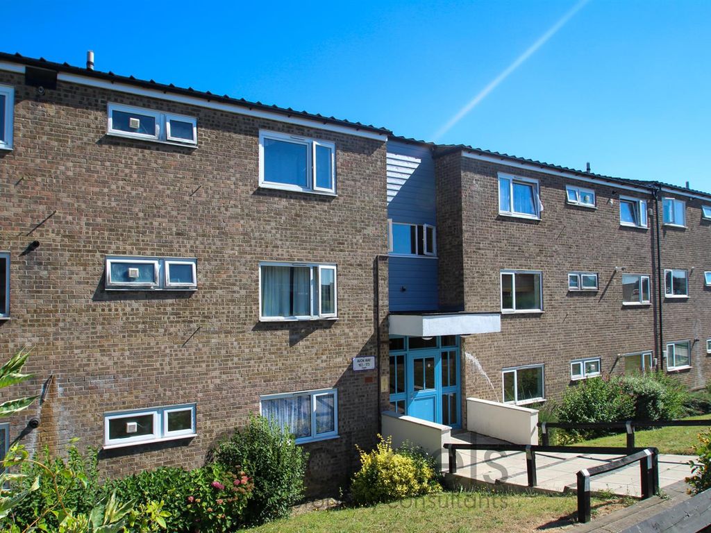 3 bed flat to rent in Avon Way, Colchester CO4 Zoopla
