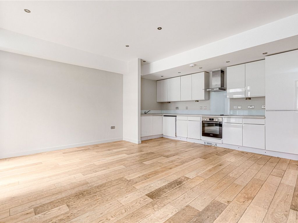 3 bed flat for sale in Cornell Square, South Lambeth SW8, £585,000 Zoopla