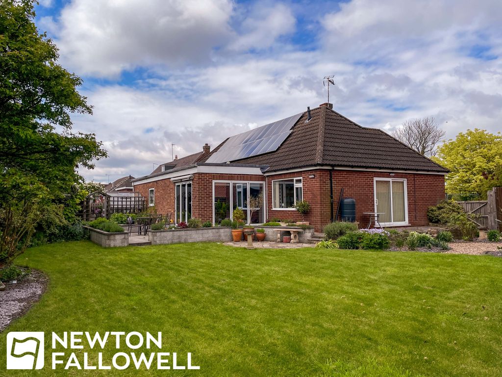 4 bed bungalow for sale in Durham Grove, Retford DN22, £360,000 Zoopla