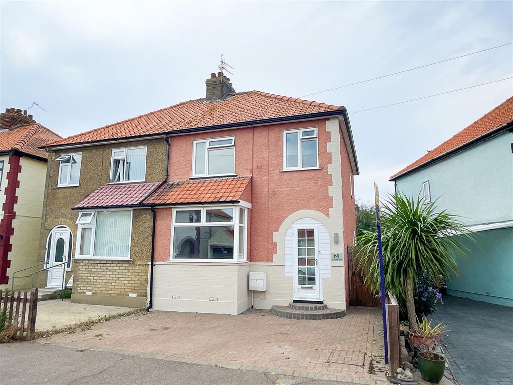 3 bed semidetached house for sale in Melbourne Road, ClactonOnSea