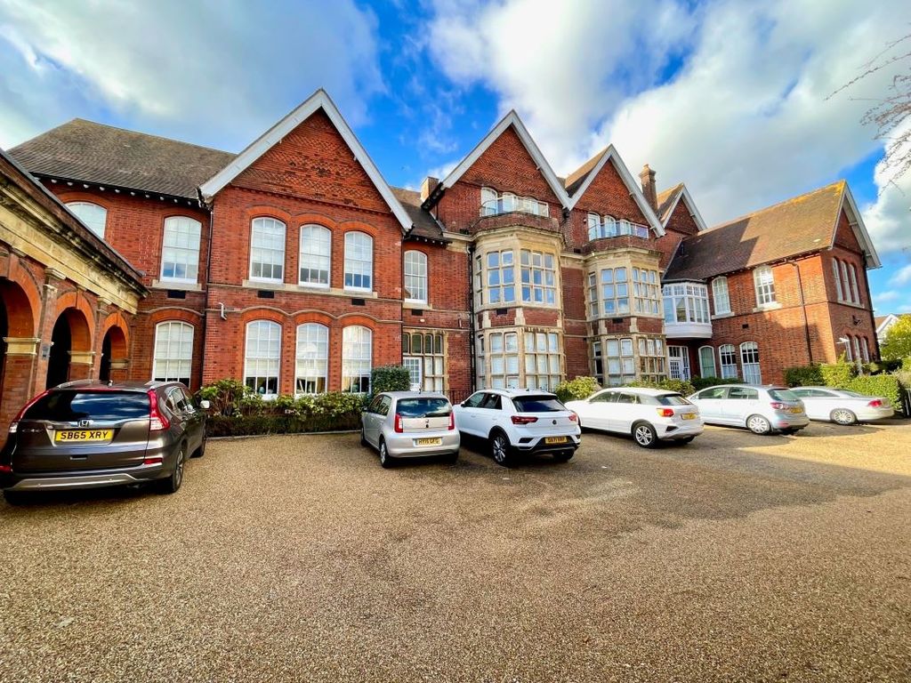 Flat 9 Austen House, 81 North Walls, Winchester, Hampshire SO23  