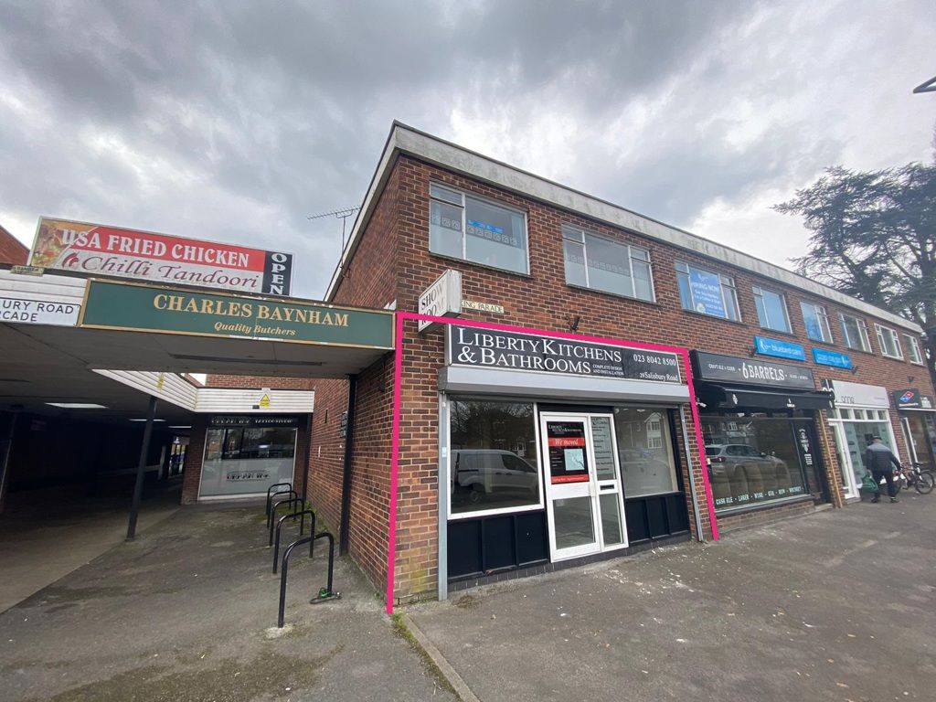Retail premises to let in 29 Salisbury Road, Totton, Southampton