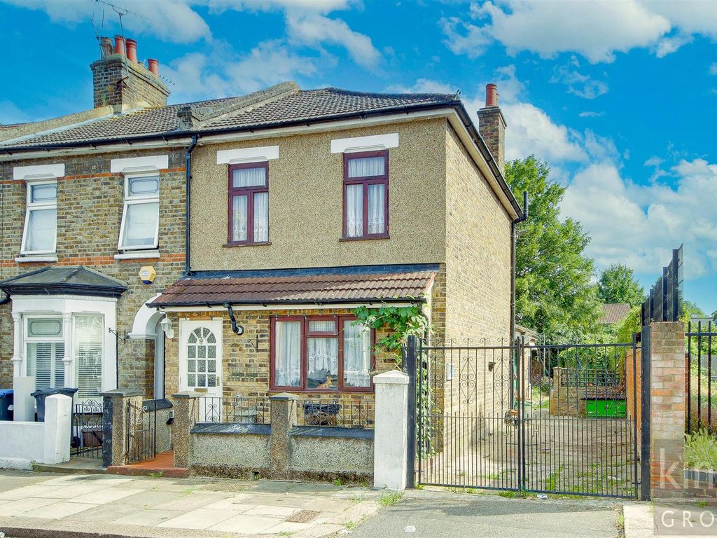 3 bed end terrace house for sale in Beamish Road, Edmonton N9, £450,000