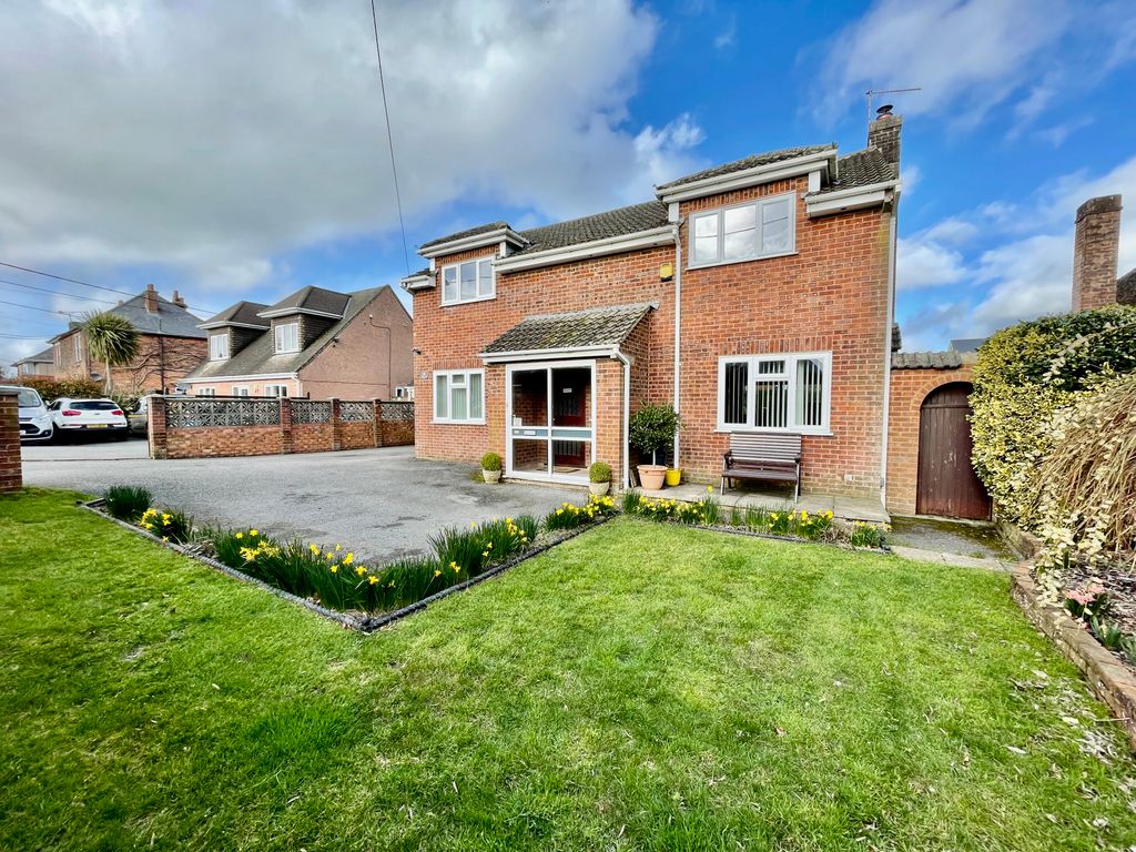 4 bed detached house for sale in Blandford Road, Sturminster Marshall