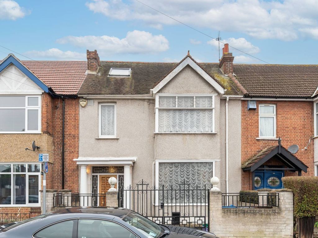 6 bed terraced house for sale in Langdale Avenue, Mitcham CR4 Zoopla