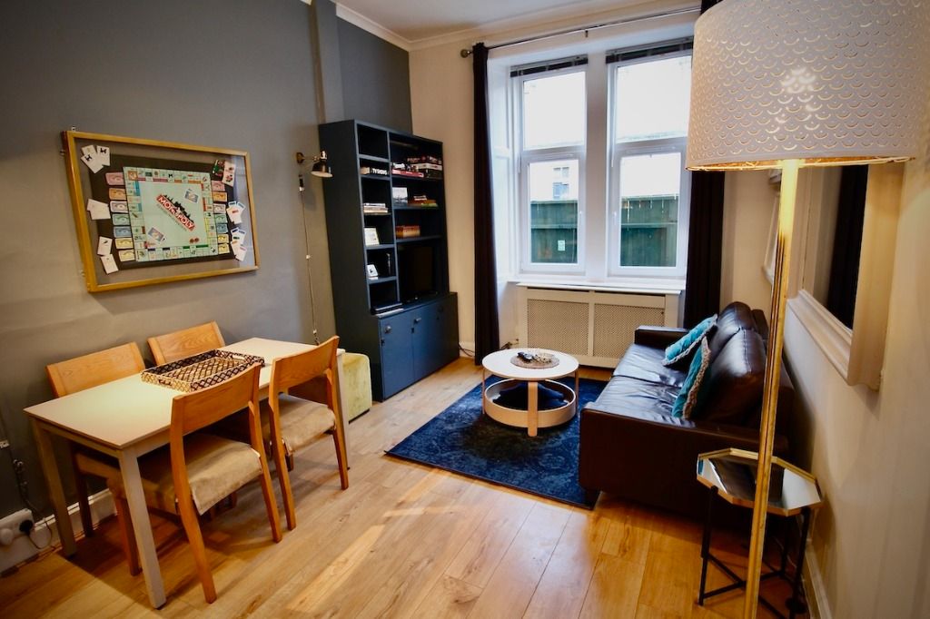 2 bed flat to rent in Dean Park Street, Comely Bank, Edinburgh EH4, £