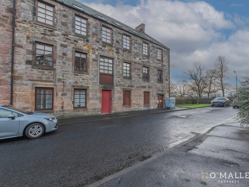 3 bed flat for sale in Weavers Way, Tillicoultry FK13, £114,995 Zoopla