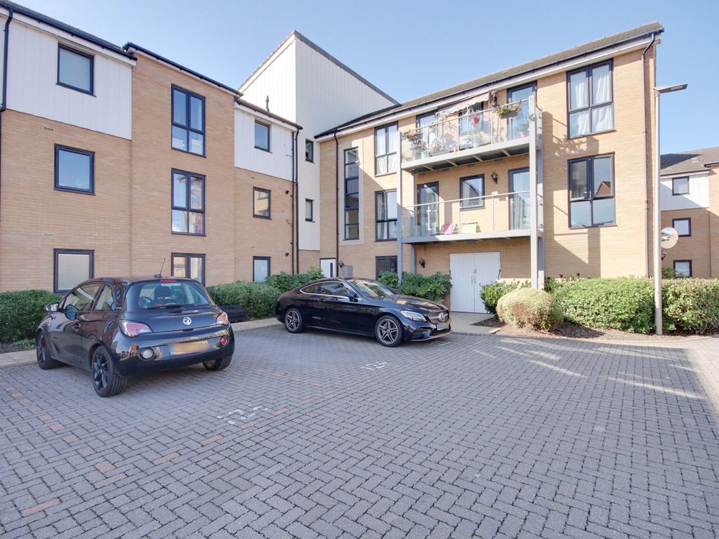 2 bed flat for sale in Fairlane Drive, South Ockendon RM15 Zoopla