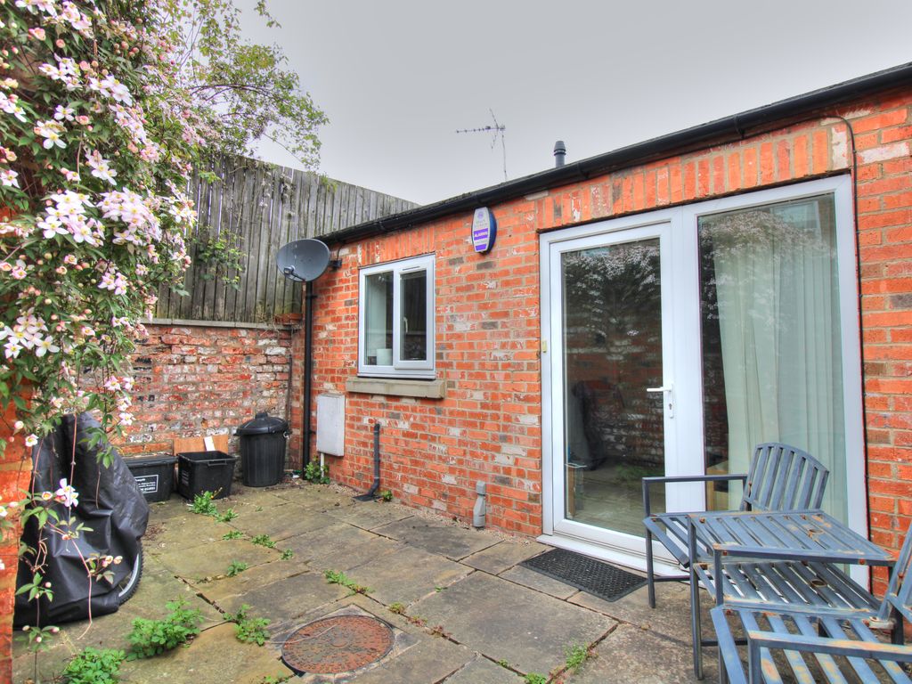 2 bed cottage for sale in Charlton Street, York YO23 Zoopla