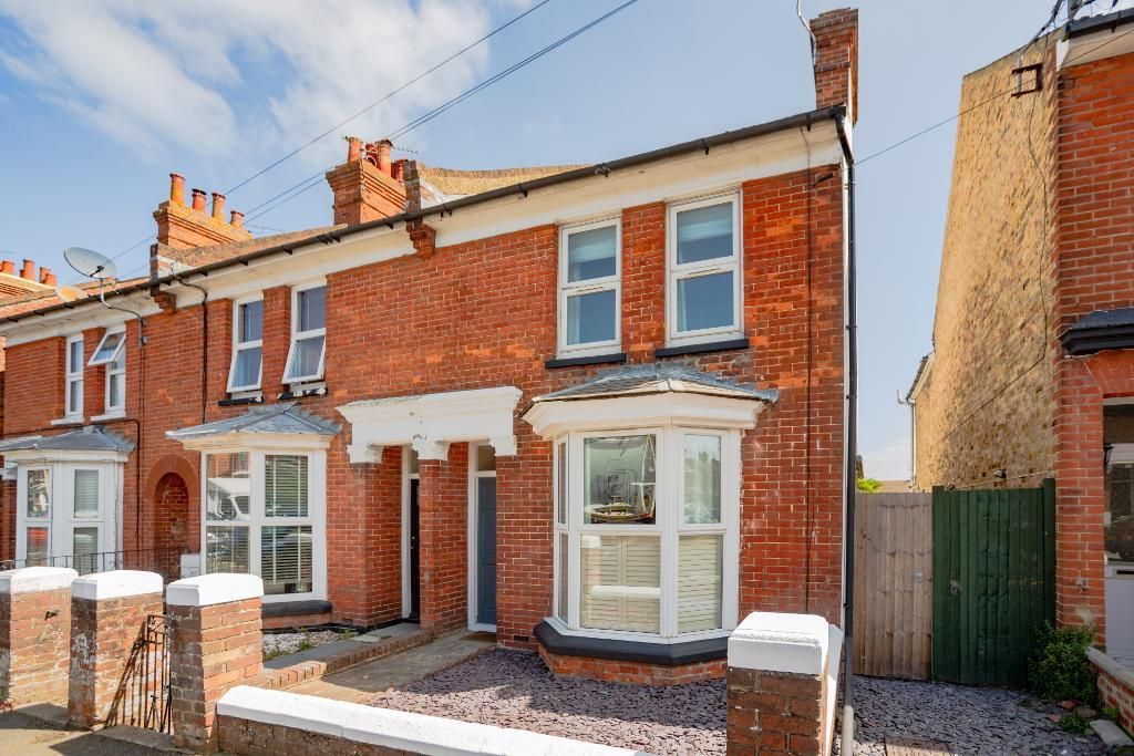 4 bed end terrace house for sale in Christchurch Road, Ashford, Kent