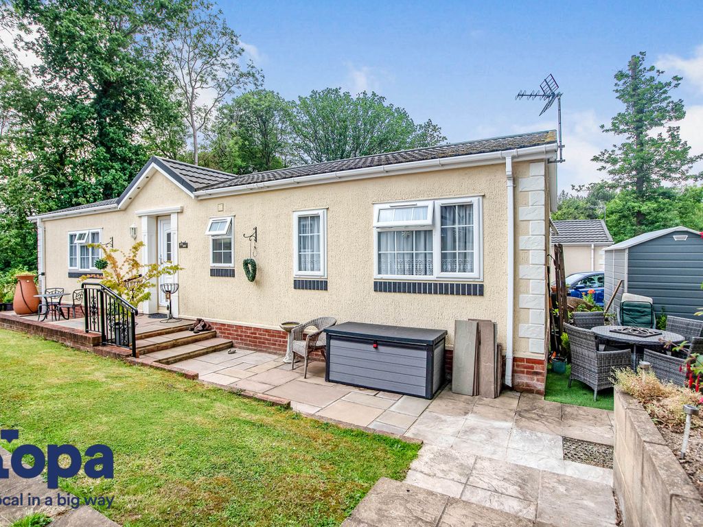 2 bed mobile/park home for sale in Stonehill Woods Park, Old London