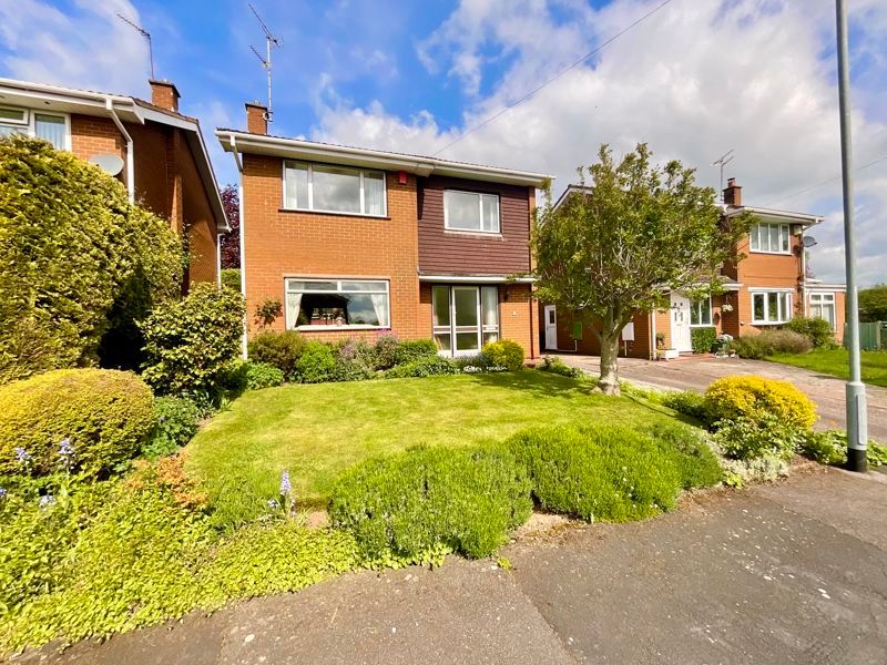 4 bed detached house for sale in Ivy Close, Blythe Bridge, StokeOn