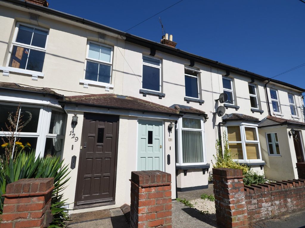 2 bed terraced house to rent in Lower Weybourne Lane, Badshot Lea