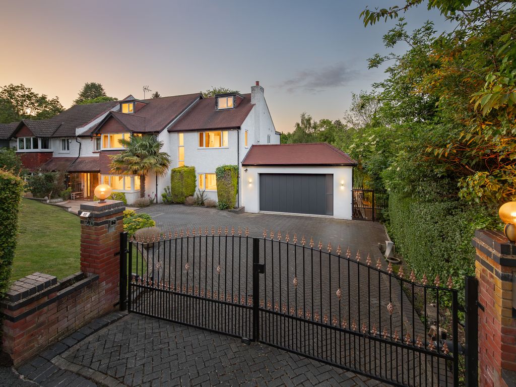 6 bed semidetached house for sale in b Estate, Purley, Surrey CR8
