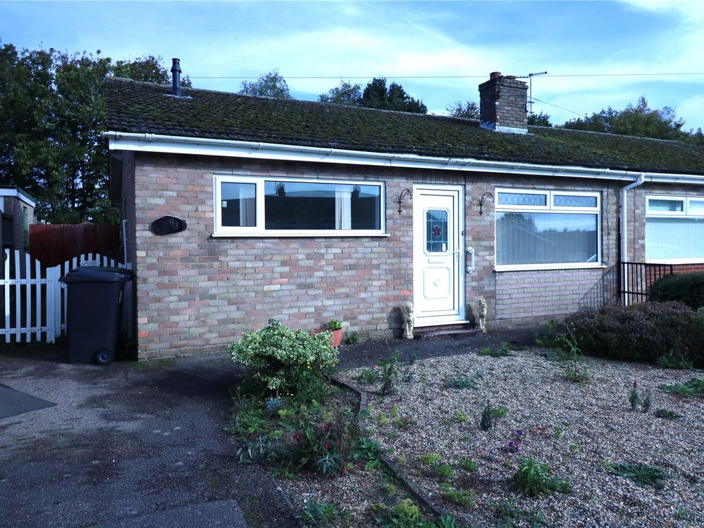 2 bed bungalow to rent in Rothbury Road, Wymondham, Norfolk NR18, £