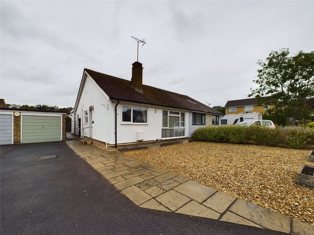 2 bed bungalow for sale in Muscroft Road, Prestbury, Cheltenham, Gloucestershire GL52 Zoopla