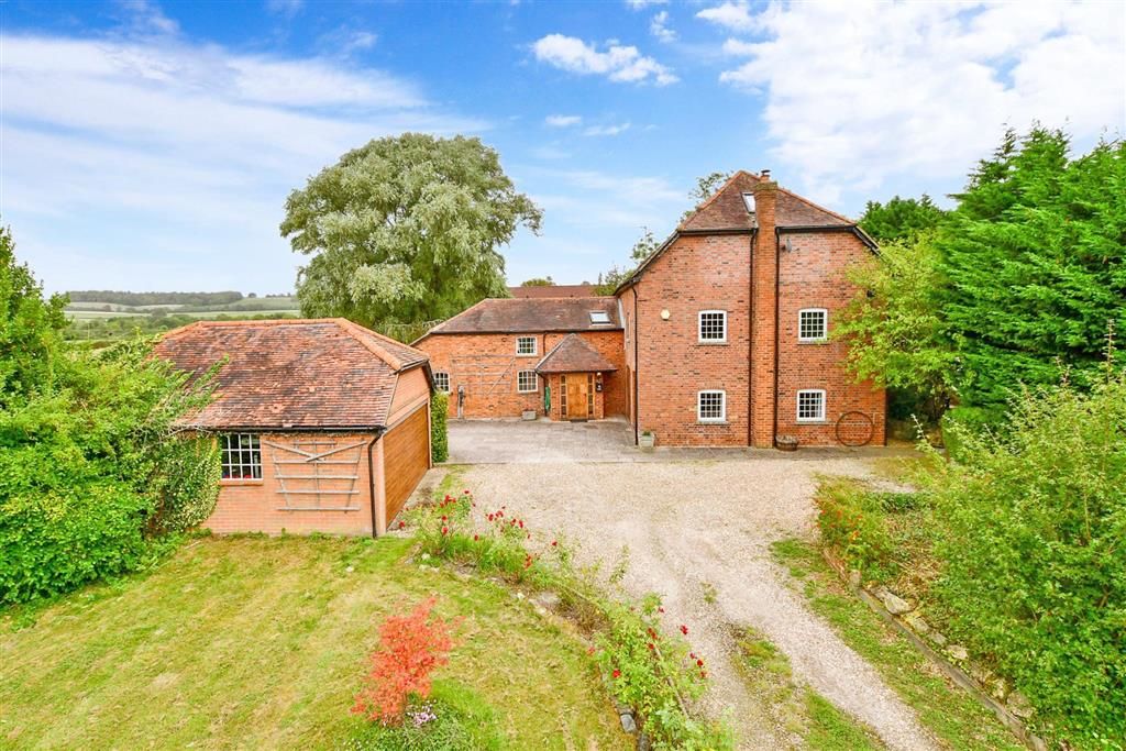 6 bed detached house for sale in Pluckley Road, Charing, Ashford, Kent