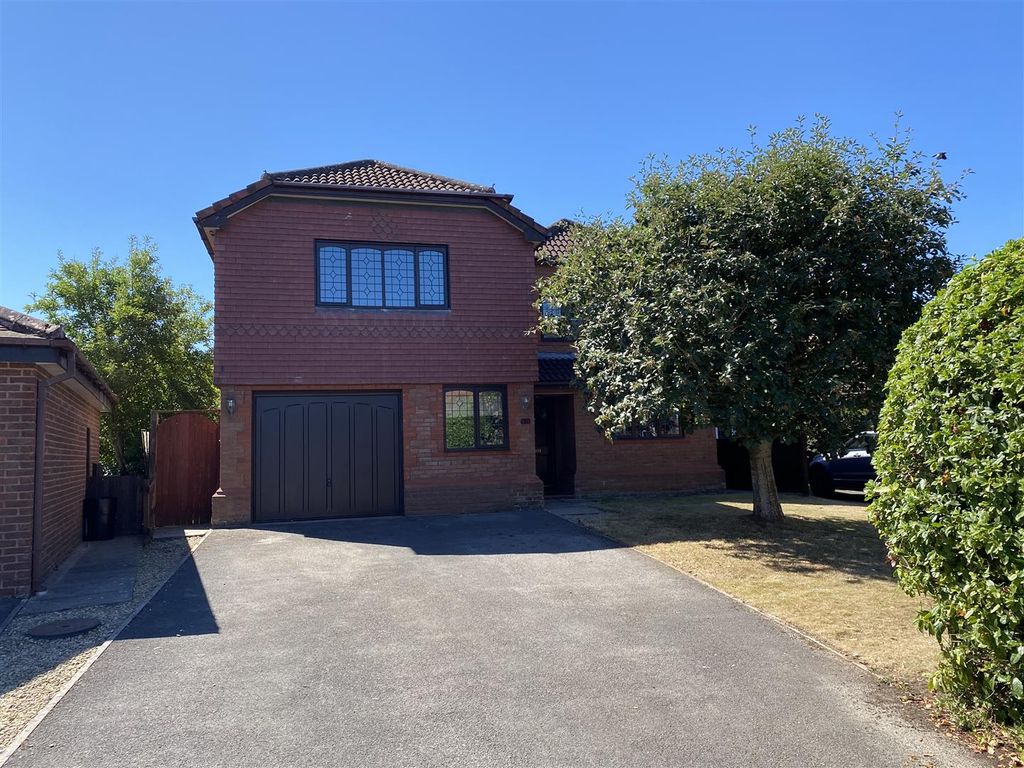 5 bed detached house to rent in Treetops, Portskewett, Caldicot NP26