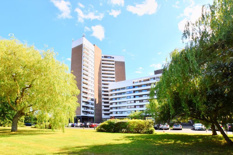 2 bed flat for sale in Montagu Court, Gosforth, Newcastle Upon Tyne NE3