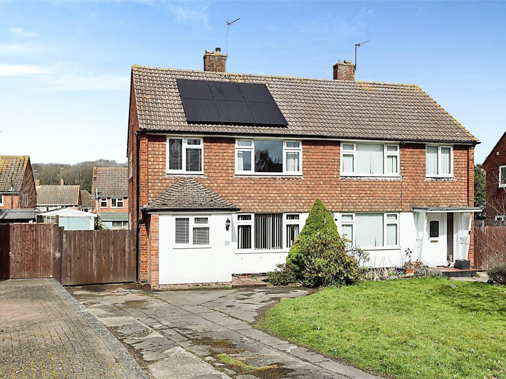 3 bed semidetached house for sale in Silverhurst Drive, Tonbridge TN10