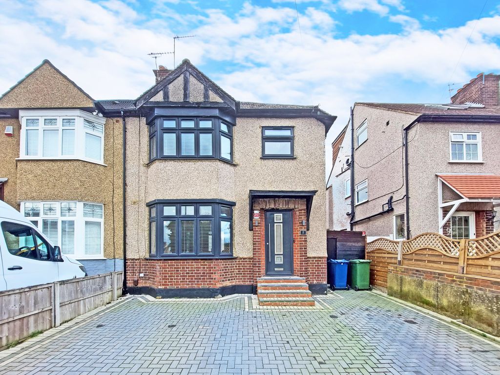 3 bed semidetached house for sale in Pinner Park Gardens, Harrow HA2