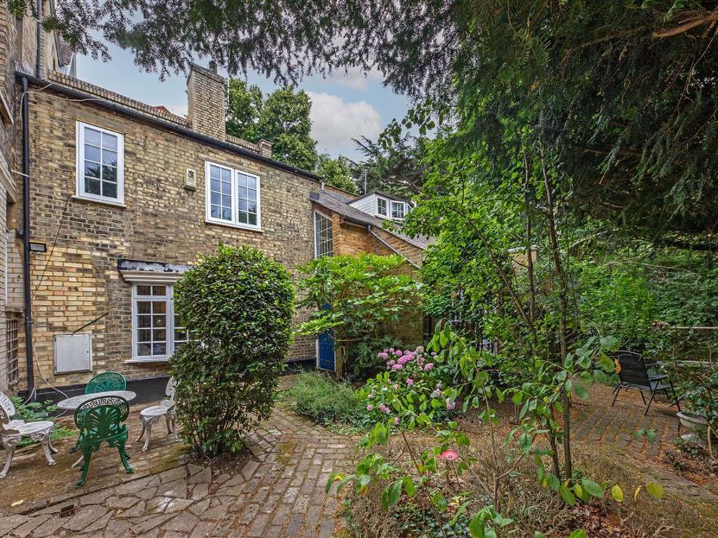 2 bed property for sale in Cromwell Road, Teddington TW11 Zoopla