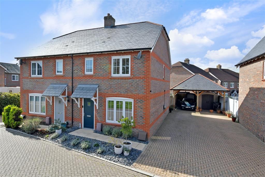 3 bed semidetached house for sale in Nightingale Lane, Barnham, West