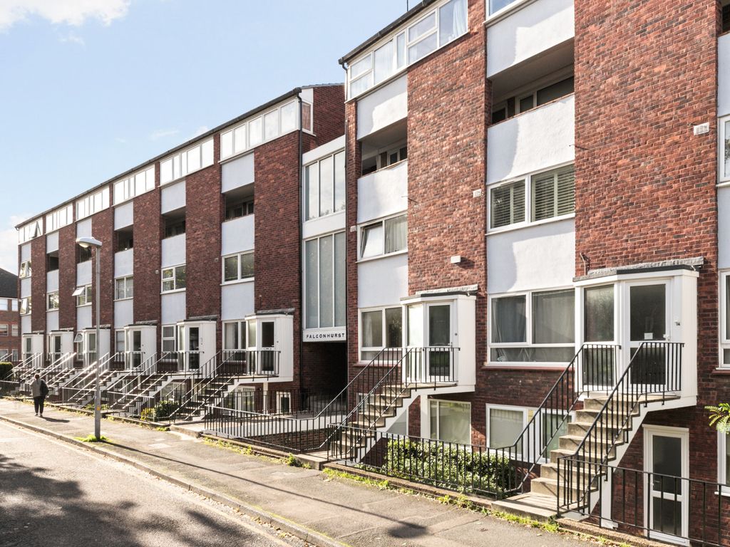 2 bed flat to rent in Falconhurst, The Crescent, Surbiton KT6 Zoopla