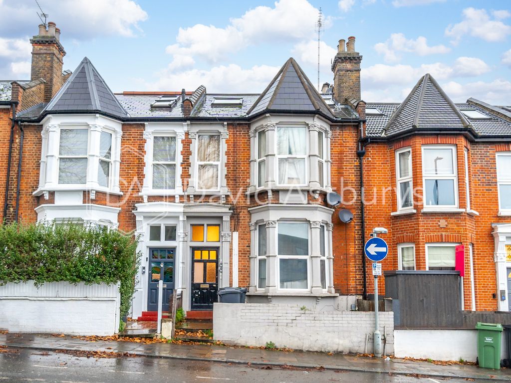 1 bed flat to rent in Tottenham Lane, Crouch End, London N8, £1,300 pcm