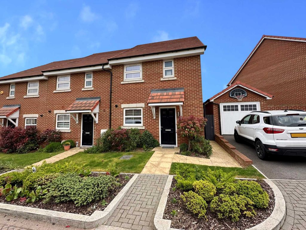 3 bed end terrace house for sale in Vernon Grove, Binfield RG42 Zoopla