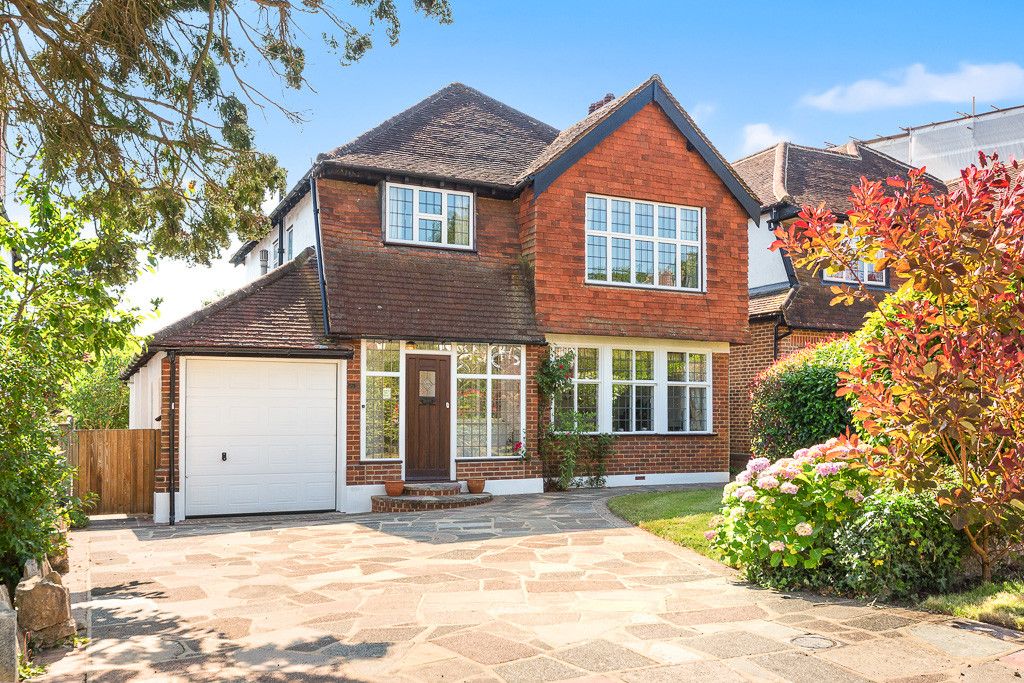 4 bed detached house for sale in Sunnybank, Epsom KT18, £999,000 Zoopla
