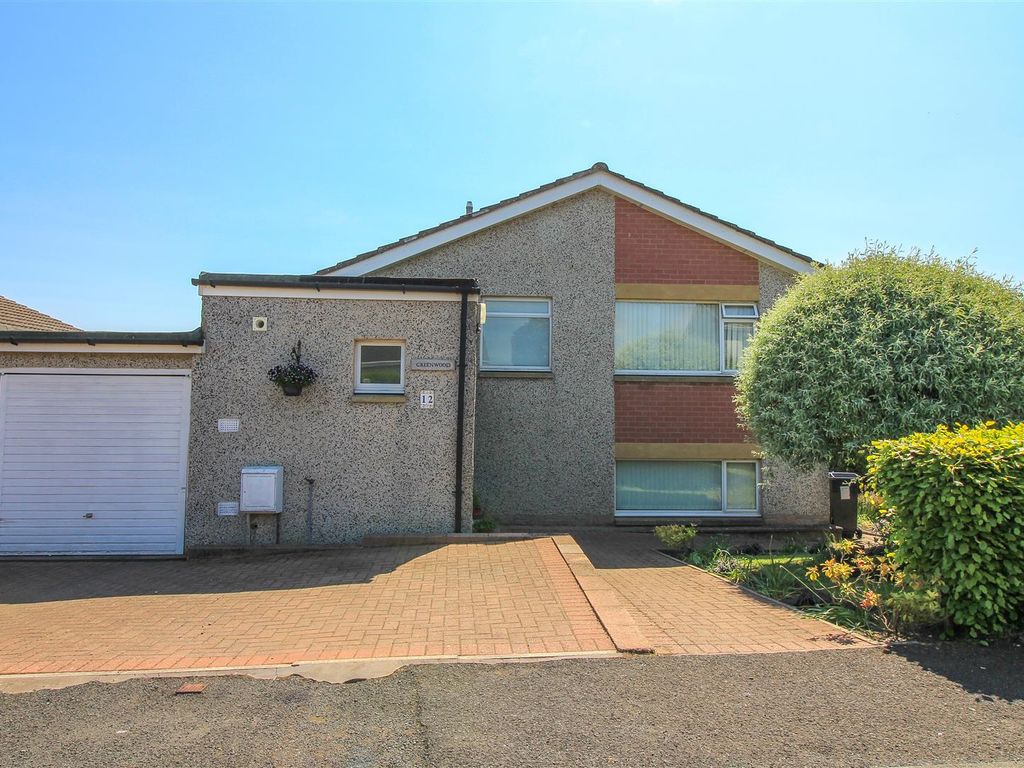 3 bed linkdetached house for sale in Longhope Drive, Hawick TD9, £