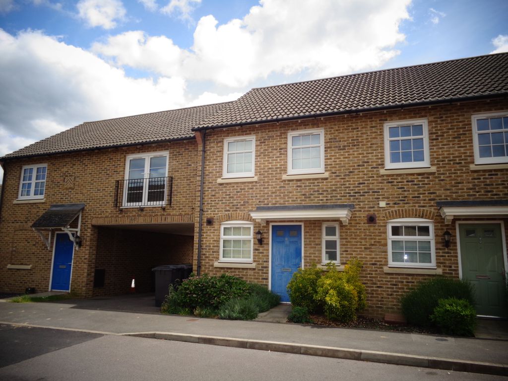 2 bed semidetached house to rent in Allington Rise, Hook RG27 Zoopla